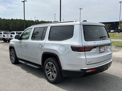 New 2025 Jeep Wagoneer 4WD w/ Premium Group I image 5