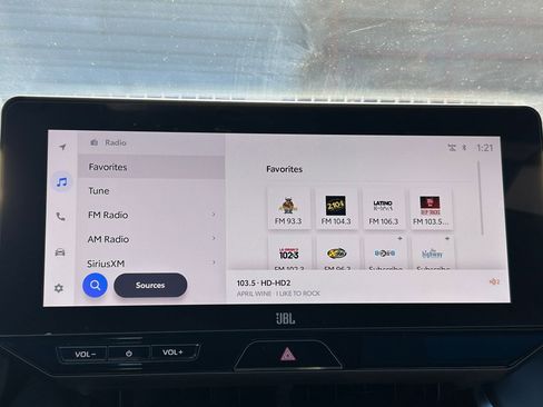 Used 2024 Toyota Venza Limited image 19