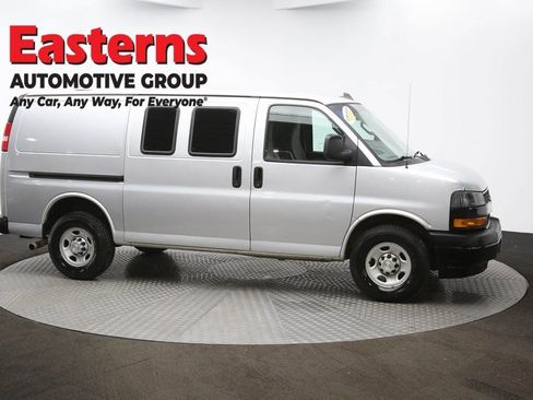 Used 2018 Chevrolet Express 2500 w/ Enhanced Convenience Package image 41