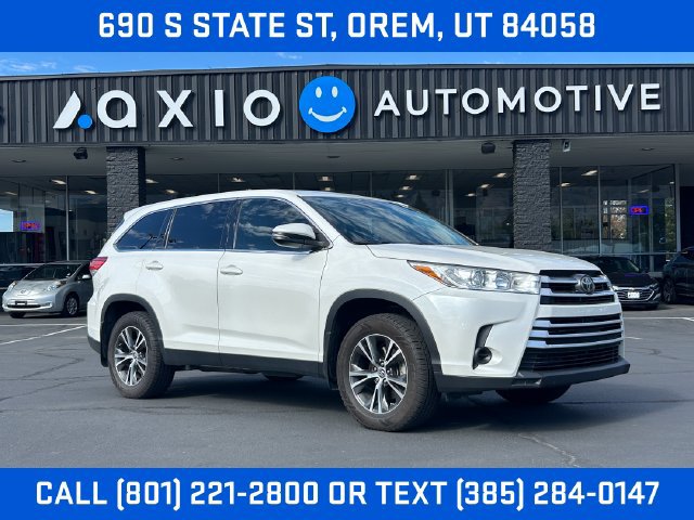 Used 2019 Toyota Highlander LE AWD/4WD image 1