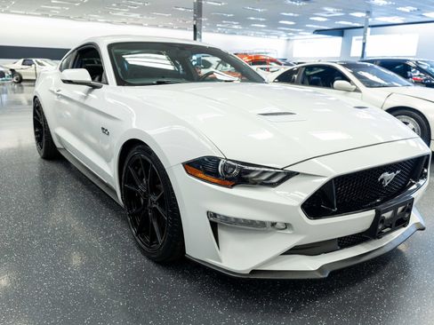 Used 2018 Ford Mustang GT Premium RWD image 3
