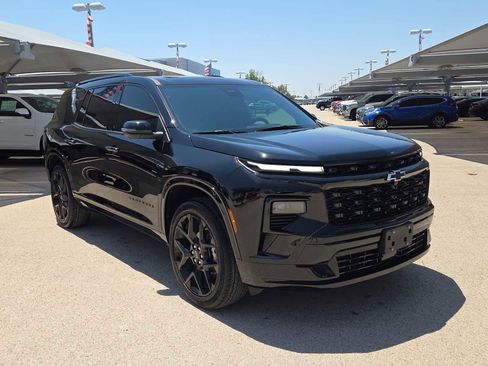 Used 2024 Chevrolet Traverse RS w/ LPO, Floor Liner Package FWD image 2