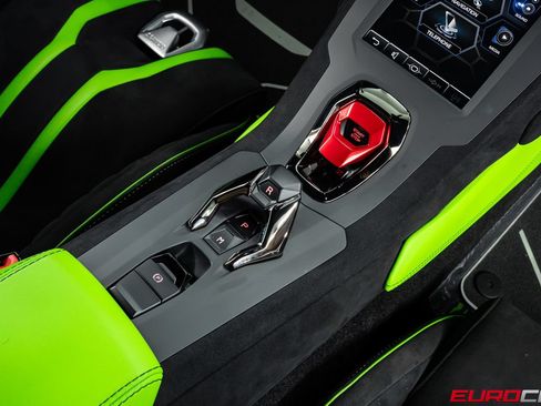Used 2022 Lamborghini Huracan STO RWD image 36