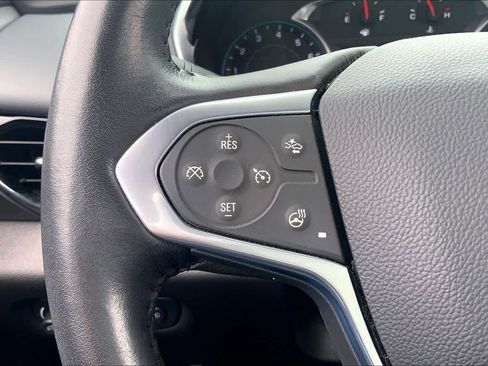 Used 2021 Chevrolet Traverse LT image 24