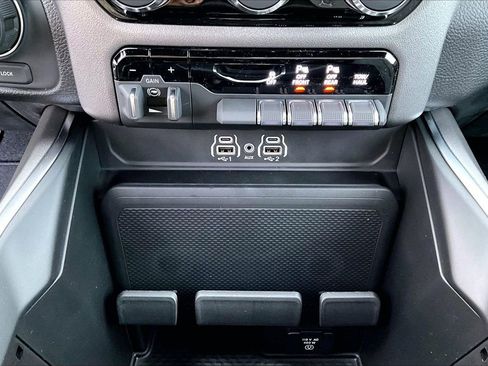 New 2026 RAM 1500 Big Horn AWD/4WD image 18