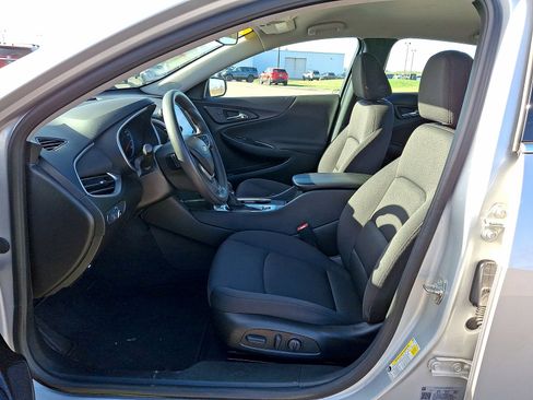 Used 2022 Chevrolet Malibu LT FWD image 11