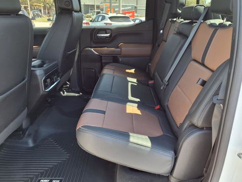Certified 2022 Chevrolet Silverado 1500 High Country w/ Safety Package II AWD/4WD image 17