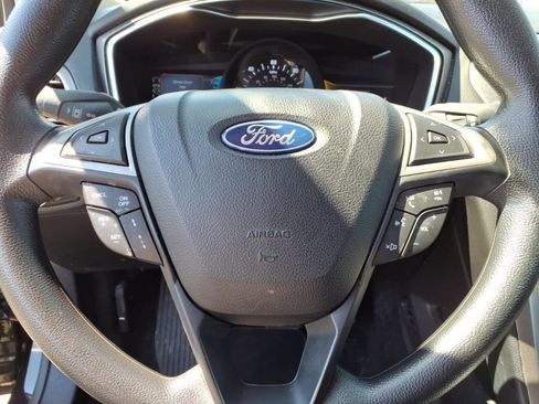 Used 2020 Ford Fusion SE image 17