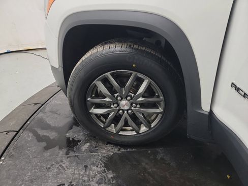 Used 2018 GMC Acadia SLT image 29