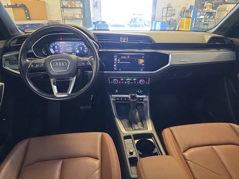 Used 2021 Audi Q3 2.0T Premium w/ Convenience Package AWD/4WD image 4
