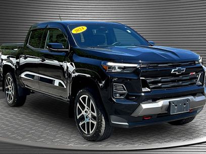 Used 2024 Chevrolet Colorado Z71 w/ Z71 Convenience Package 2