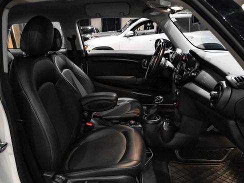 Used 2017 MINI Cooper 2-Door Hardtop FWD image 31
