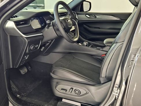 New 2025 Jeep Grand Cherokee L Laredo RWD image 7