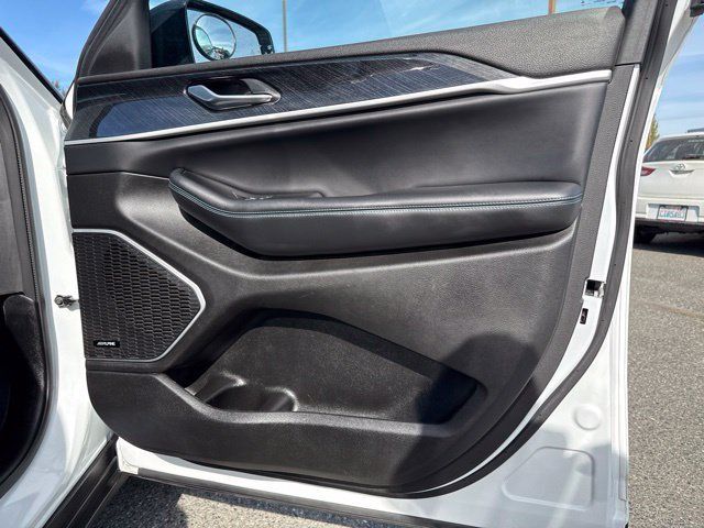 Used 2023 Jeep Grand Cherokee Trailhawk AWD/4WD image 11