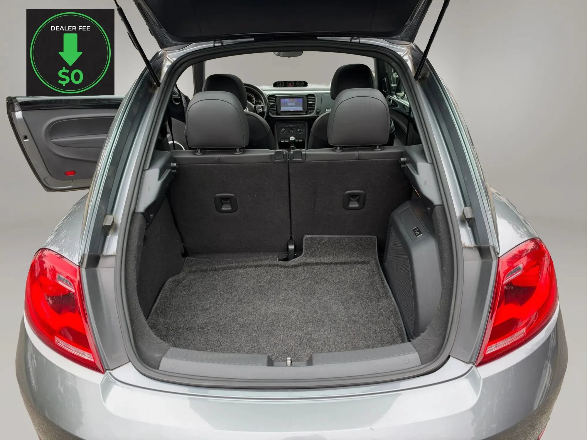 Used 2013 Volkswagen Beetle R-Line FWD image 19