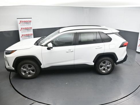 Used 2024 Toyota RAV4 XLE FWD image 27