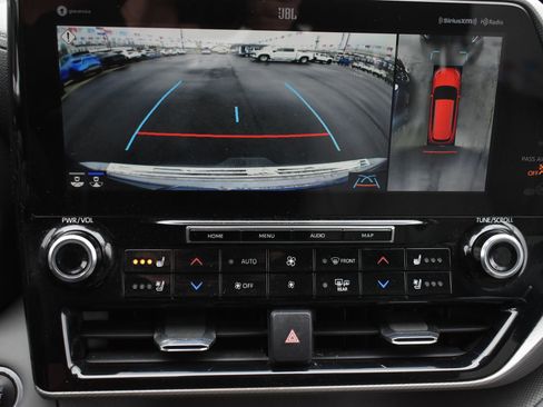 Used 2021 Toyota Highlander Platinum image 31