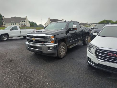 Used 2019 Chevrolet Silverado 2500 LTZ w/ Duramax Plus Package AWD/4WD image 3