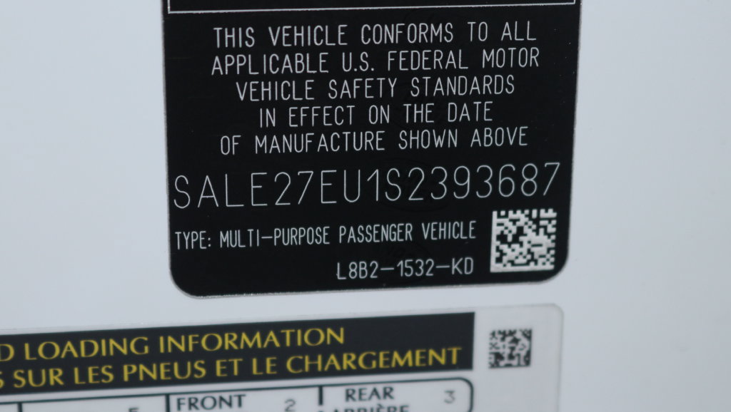 Used 2025 Land Rover Defender 110 X-Dynamic SE AWD/4WD image 30