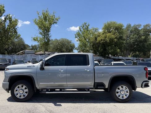 Certified 2025 Chevrolet Silverado 2500 High Country w/ Technology Package AWD/4WD image 8
