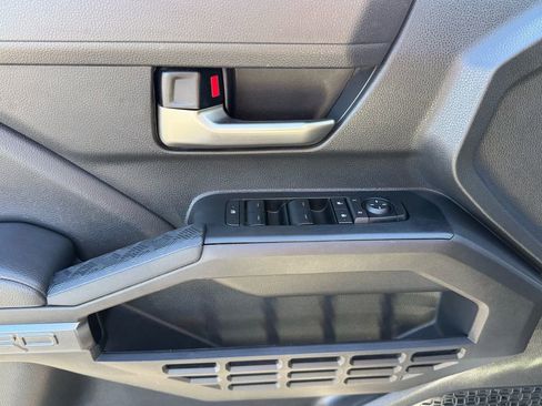 Used 2024 Toyota Tacoma TRD Sport image 12