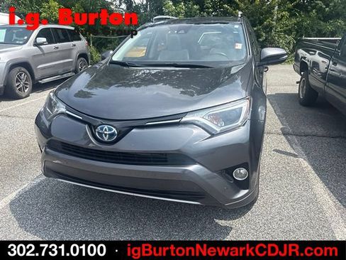 Used 2018 Toyota RAV4 XLE w/ Convenience Package AWD/4WD image 3