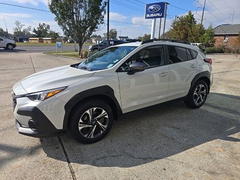 Used 2024 Subaru Crosstrek 2.0i Premium image 5