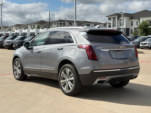 Certified 2022 Cadillac XT5 Premium Luxury w/ Technology Package FWD image 5