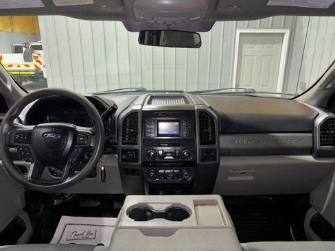 Used 2018 Ford F250 XL w/ Power Equipment Group AWD/4WD image 17