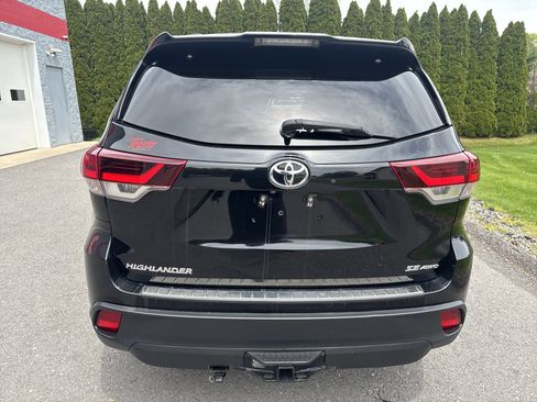 Used 2019 Toyota Highlander SE AWD/4WD image 6
