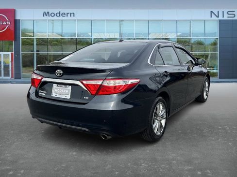 Used 2015 Toyota Camry SE image 5