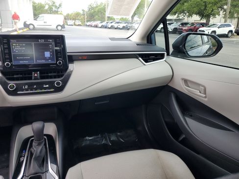 Used 2022 Toyota Corolla LE image 13