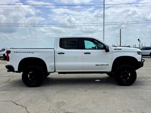New 2026 Chevrolet Silverado 1500 ZR2 w/ Dark Appearance Package AWD/4WD image 12
