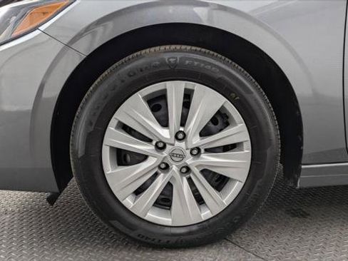 Used 2025 Nissan Sentra S image 27