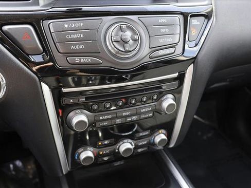 Used 2018 Nissan Pathfinder SV w/ SV All Weather Package AWD/4WD image 19