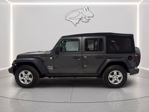 Used 2018 Jeep Wrangler Unlimited Sport S AWD/4WD image 2