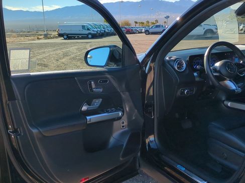 Used 2024 Mercedes-Benz EQB 250+ image 11