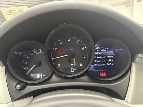 Certified 2026 Porsche Macan AWD/4WD image 14