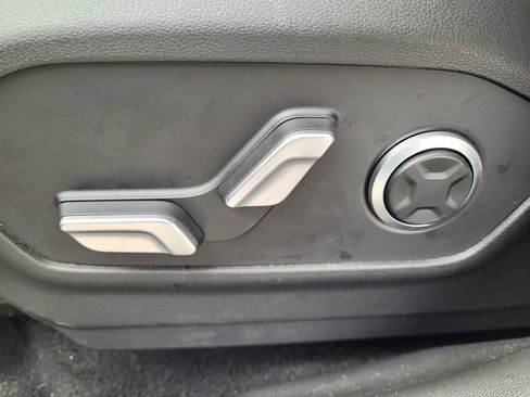 Used 2025 Hyundai Santa Fe Limited image 21