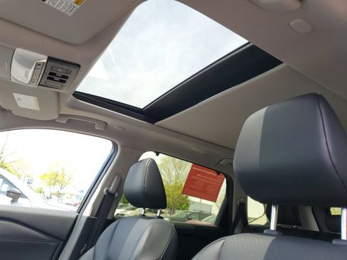 Certified 2024 Nissan Rogue SV w/ SV Premium Package AWD/4WD image 7