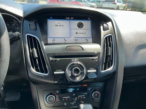 Used 2018 Ford Focus SEL FWD image 18