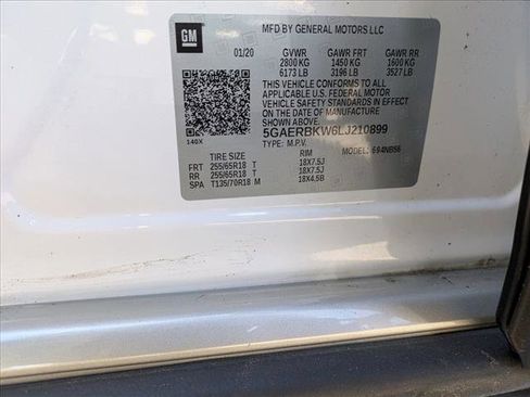 Used 2020 Buick Enclave Essence w/ Sound and Sites Package image 22