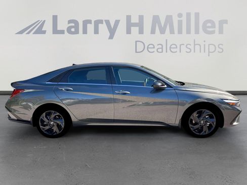 New 2026 Hyundai Elantra SEL Sport FWD image 9