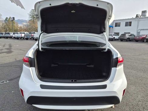 Used 2021 Toyota Corolla LE w/ Carpet Mat Package (TMS) image 13