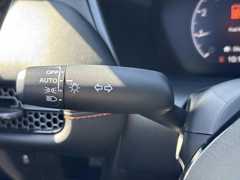Used 2024 Honda HR-V Sport image 11