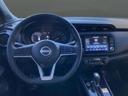 Used 2023 Nissan Kicks SR w/ SR Premium Package image 5