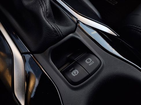 Used 2023 Toyota Corolla Cross XSE w/ Convenience Package image 24