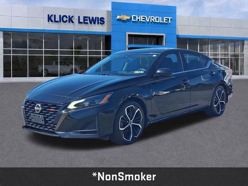 Used 2023 Nissan Altima 2.5 SR FWD image 3