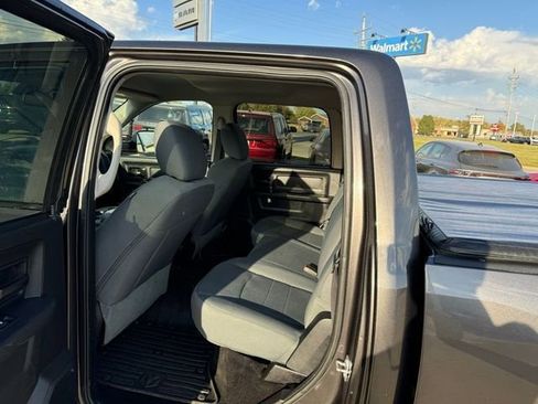 Used 2016 RAM 2500 Tradesman w/ Chrome Appearance Group image 19