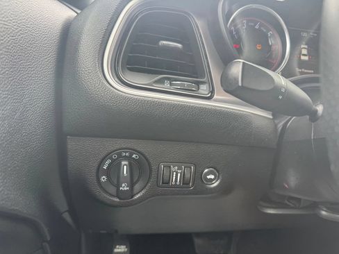 Used 2019 Dodge Challenger R/T RWD image 28